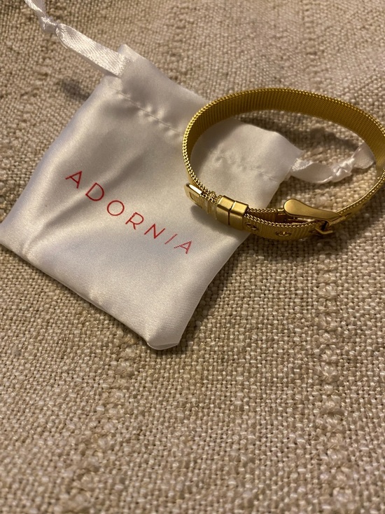 Gold Mesh Buckle Bracelet - Elegant Women’s Accessory main image 2